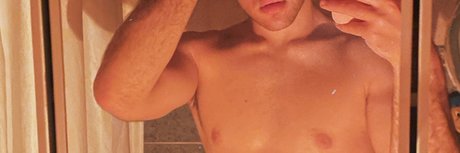 Naakte gelekte OnlyFans-foto van Dante 