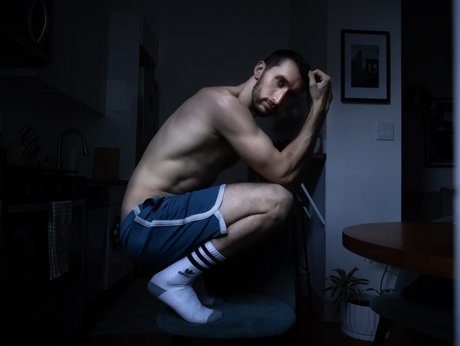 Naakte gelekte OnlyFans-foto van Reed Evans