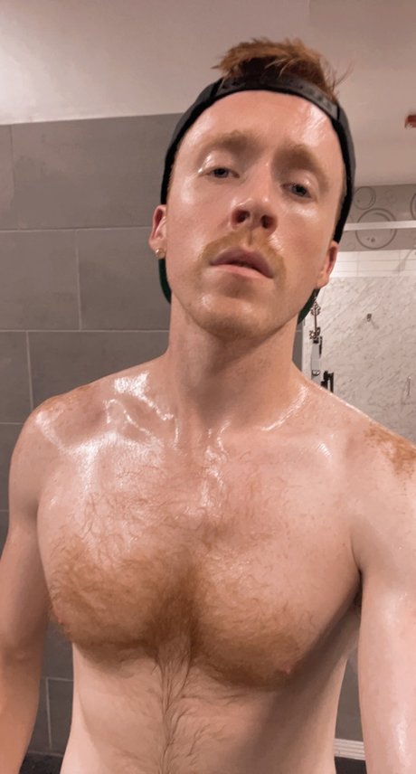 Naakte gelekte OnlyFans-foto van Redwood