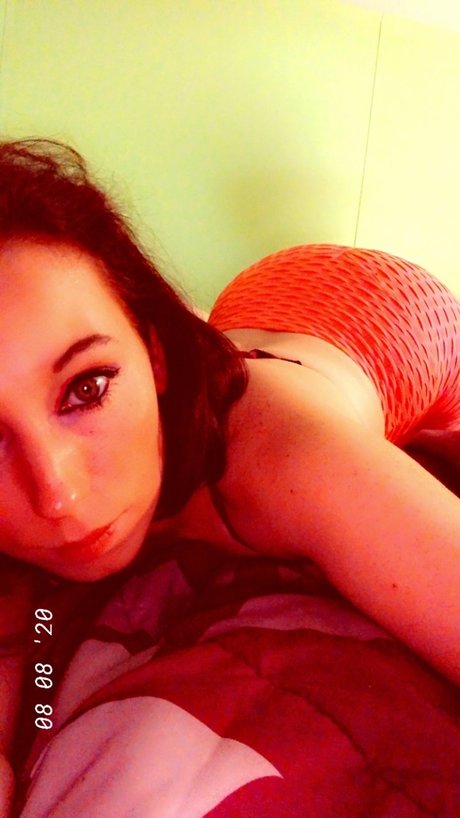 Naakte gelekte OnlyFans-foto van Danielle Offord