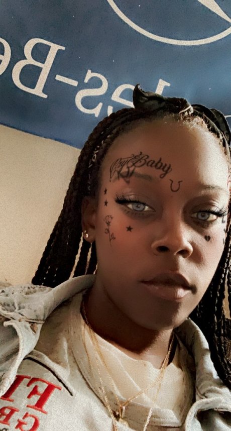 Naakte gelekte OnlyFans-foto van Onyxx