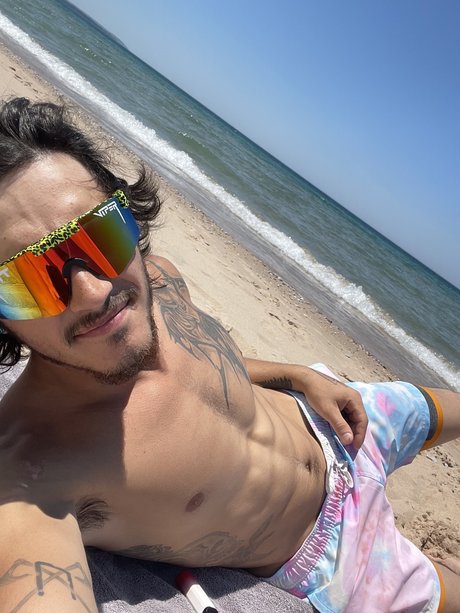 Naakte gelekte OnlyFans-foto van Andre M