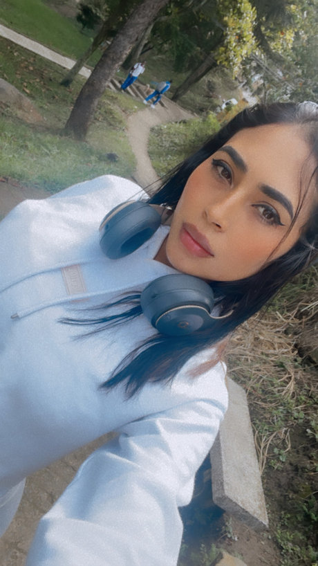 Naakte gelekte OnlyFans-foto van Mara Katerine
