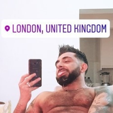 Naakte gelekte OnlyFans-foto van Marcoxxxl