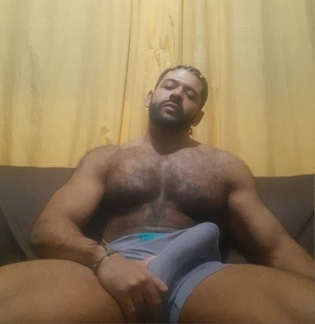 Naakte gelekte OnlyFans-foto van Sansao