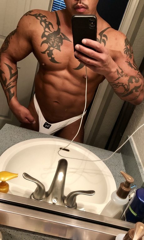 Naakte gelekte OnlyFans-foto van Roc5295