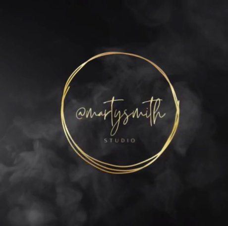Naakte gelekte OnlyFans-foto van Marty Smith