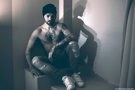Naakte gelekte OnlyFans-foto van Mark Sunshine