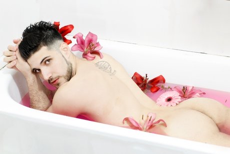 Naakte gelekte OnlyFans-foto van Mario Medina