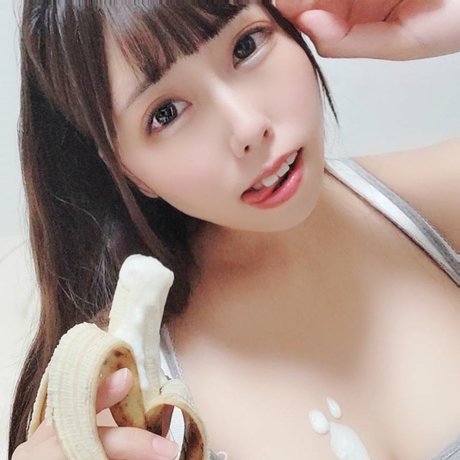 Naakte gelekte OnlyFans-foto van Marin