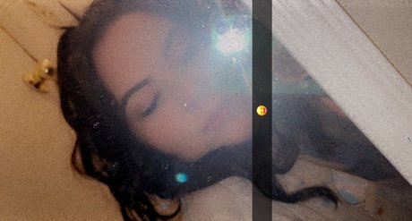 Naakte gelekte OnlyFans-foto van Sunny 