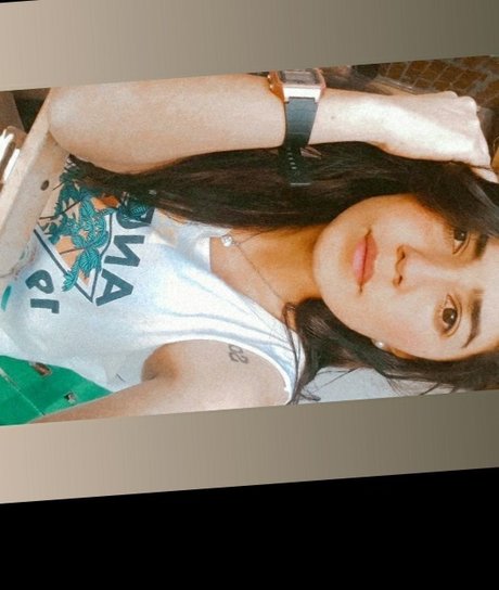 Naakte gelekte OnlyFans-foto van Mara Irupe