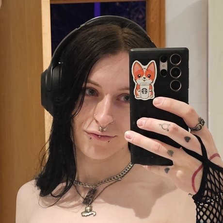 Naakte gelekte OnlyFans-foto van Kayze