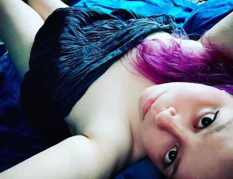 Naakte gelekte OnlyFans-foto van Babydoll