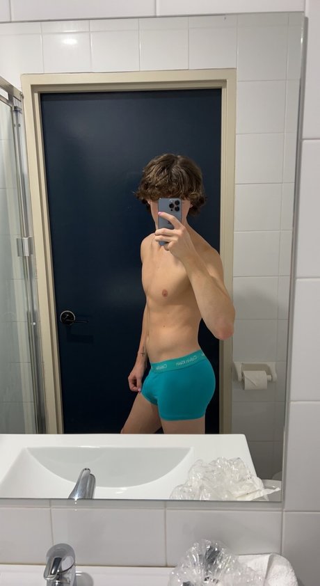 Naakte gelekte OnlyFans-foto van Matty