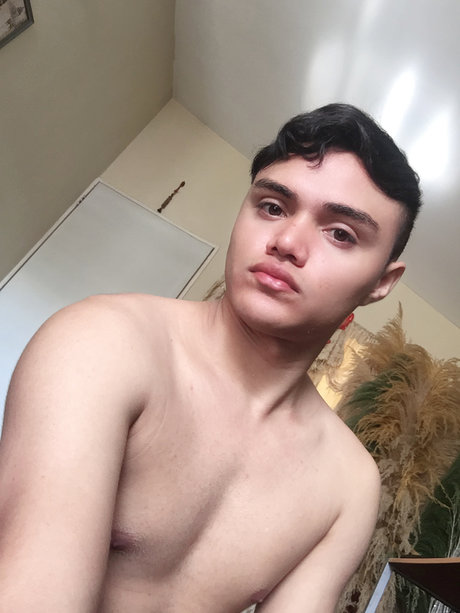 Naakte gelekte OnlyFans-foto van Bearhuntervzla