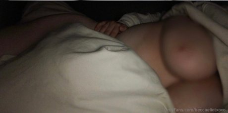Naakte gelekte OnlyFans-foto van Bexx
