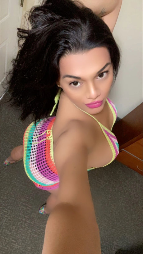 Naakte gelekte OnlyFans-foto van Melanys