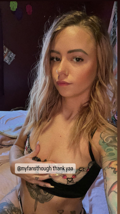 Naakte gelekte OnlyFans-foto van I Love You