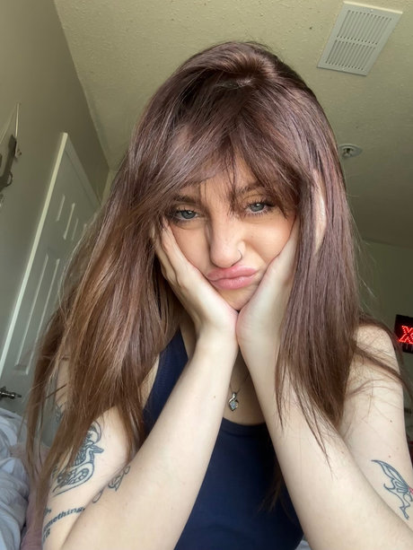 Naakte gelekte OnlyFans-foto van Megan Roses