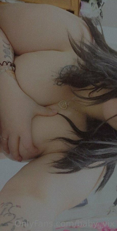 Naakte gelekte OnlyFans-foto van Babyvix