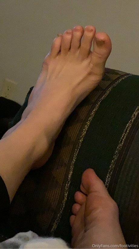 Naakte gelekte OnlyFans-foto van Footivities