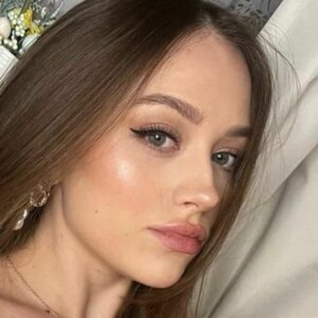 Naakte gelekte OnlyFans-foto van Abby Huxley