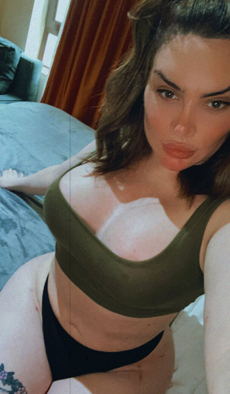 Naakte gelekte OnlyFans-foto van Tsbrooklyn