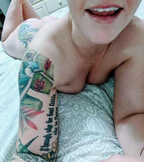Naakte gelekte OnlyFans-foto van Luxxxrose