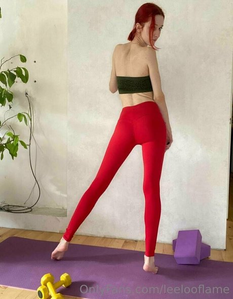 Naakte gelekte OnlyFans-foto van Leelooflame