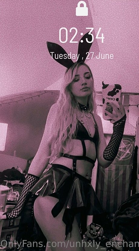 Naakte gelekte OnlyFans-foto van Unhxlyenchantress