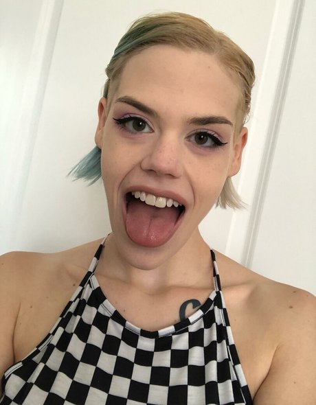 Naakte gelekte OnlyFans-foto van Mmdarkside