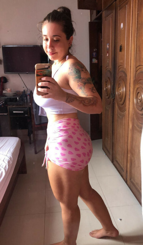Naakte gelekte OnlyFans-foto van Gabriela Couto