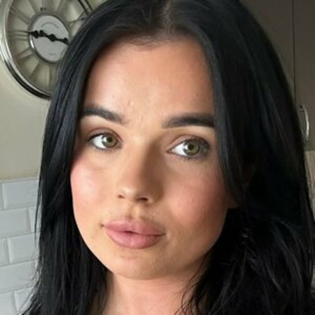 Naakte gelekte OnlyFans-foto van Amy Olivia Hayden