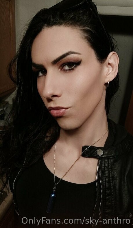 Naakte gelekte OnlyFans-foto van Skyanthro