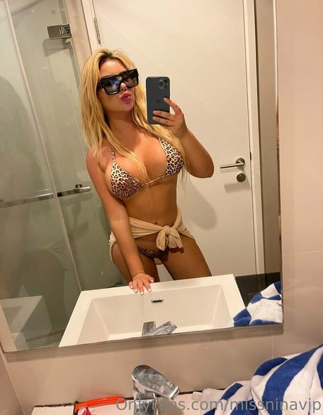 Naakte gelekte OnlyFans-foto van Missninavip