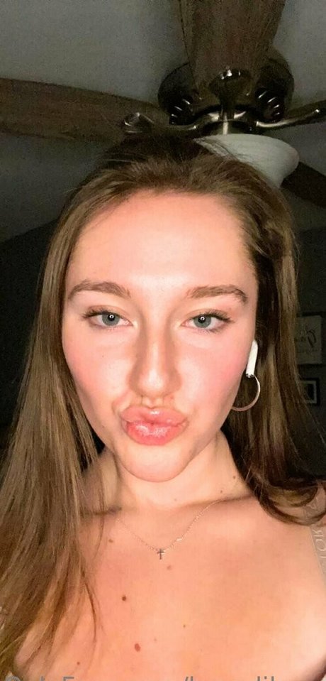 Naakte gelekte OnlyFans-foto van Brandiluvs