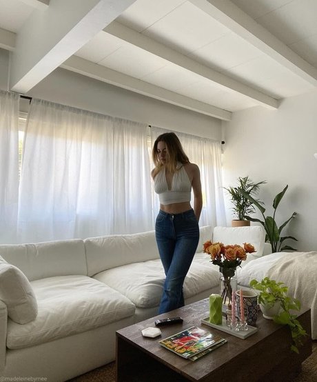 Naakte gelekte OnlyFans-foto van Madeleine Byrne
