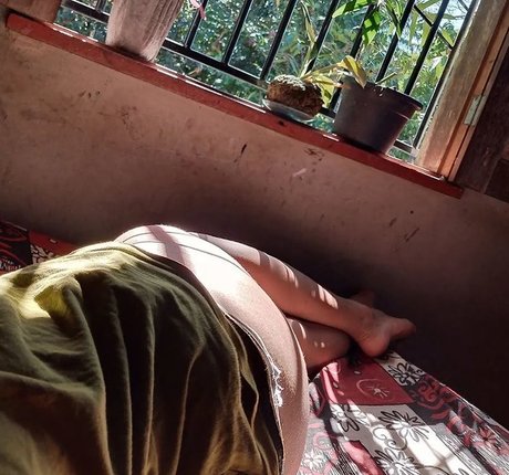 Naakte gelekte OnlyFans-foto van Lana Santhos