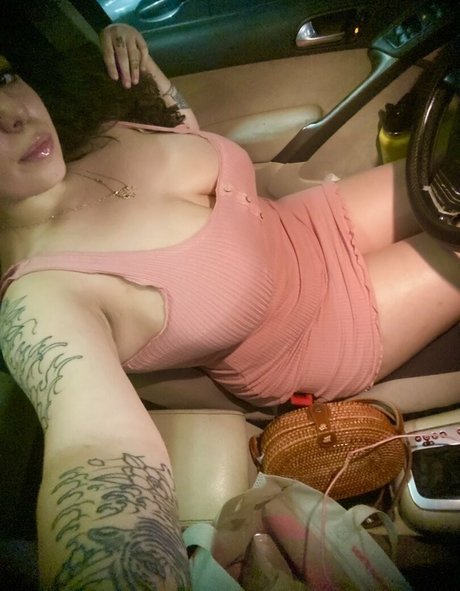 Naakte gelekte OnlyFans-foto van Fairyelle
