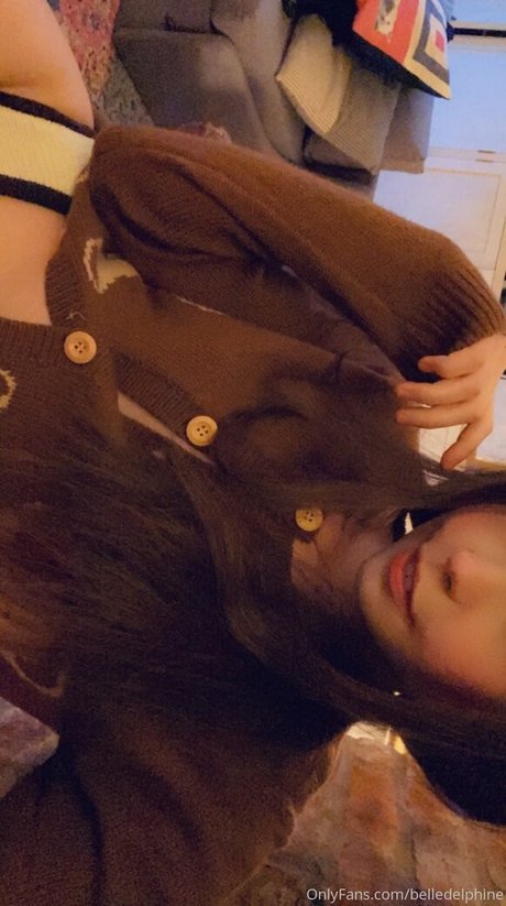 Naakte gelekte OnlyFans-foto van Belledelphine