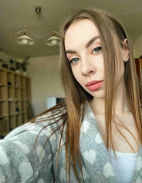 Naakte gelekte OnlyFans-foto van Leeeeyyyla