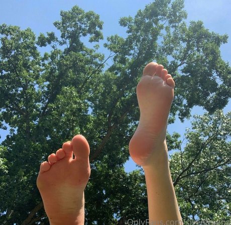 Naakte gelekte OnlyFans-foto van Sizeelevens