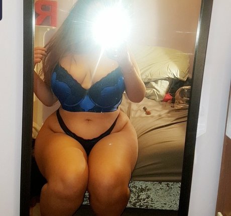 Naakte gelekte OnlyFans-foto van Babysoph