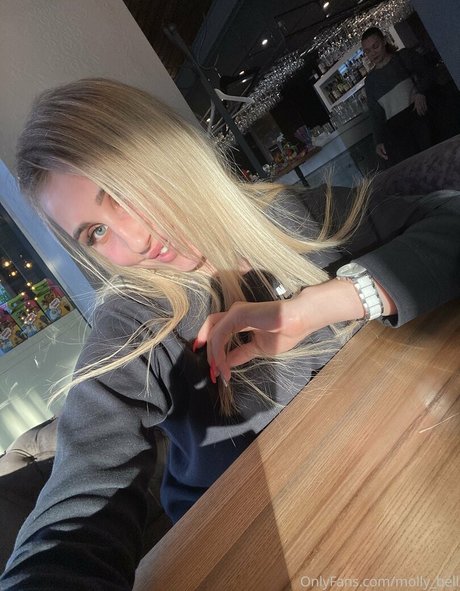 Naakte gelekte OnlyFans-foto van Mollybell
