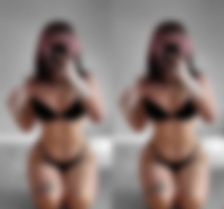Naakte gelekte OnlyFans-foto van Softbunnyrae