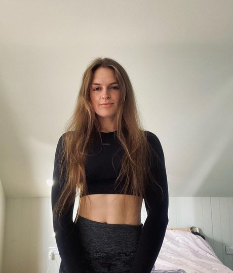 Naakte gelekte OnlyFans-foto van Leonovababy