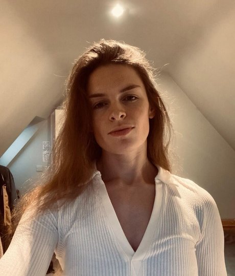 Naakte gelekte OnlyFans-foto van Leonovababy