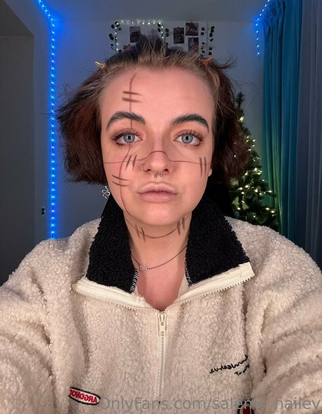 Naakte gelekte OnlyFans-foto van Salemshailey