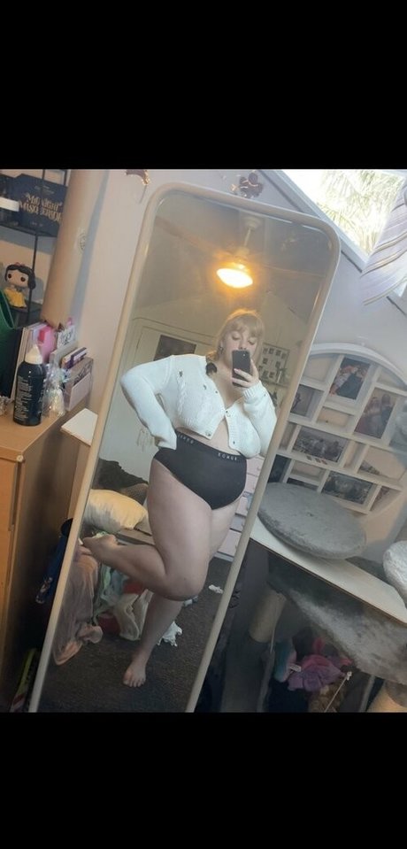 Naakte gelekte OnlyFans-foto van Pastelpeachie